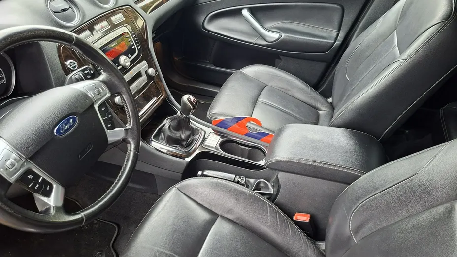 FORD Mondeo -