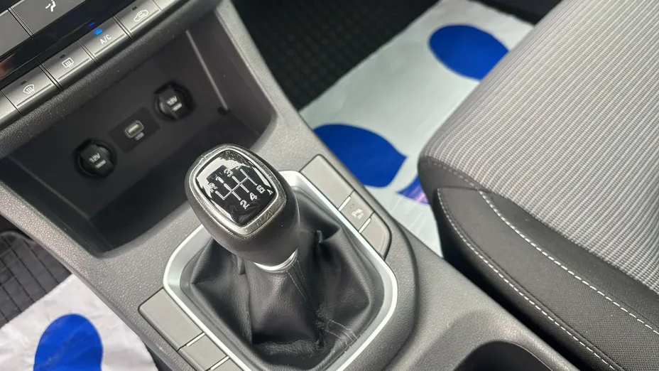 HYUNDAI i30 -