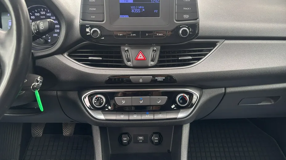 HYUNDAI i30 -