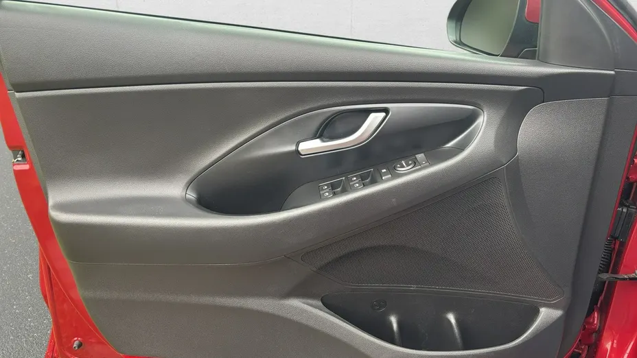 HYUNDAI i30 -