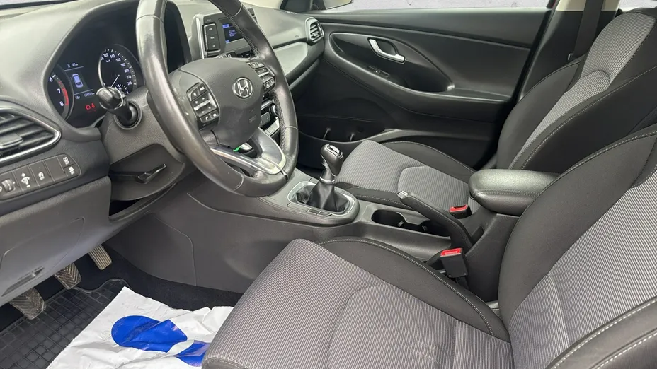 HYUNDAI i30 -