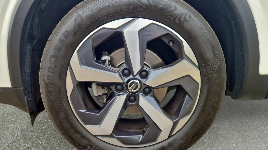 NISSAN Qashqai -