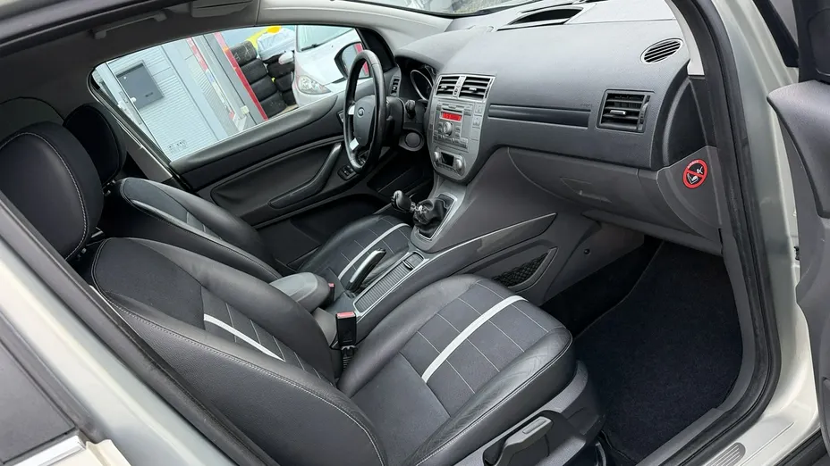 FORD Kuga -