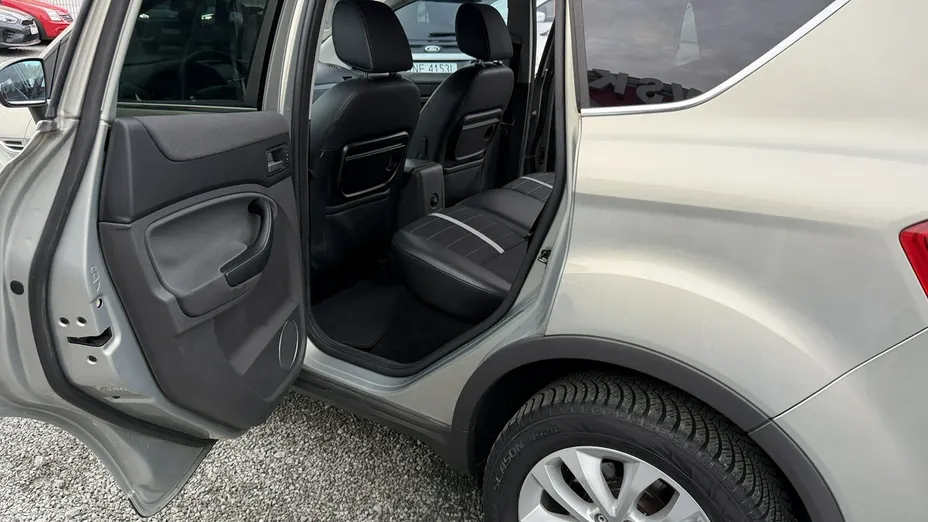 FORD Kuga -