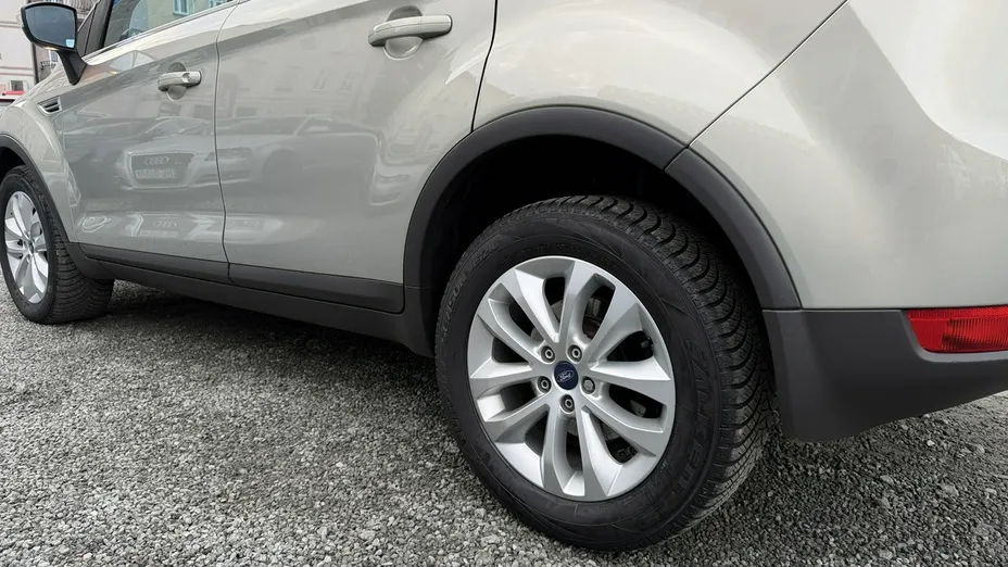 FORD Kuga -