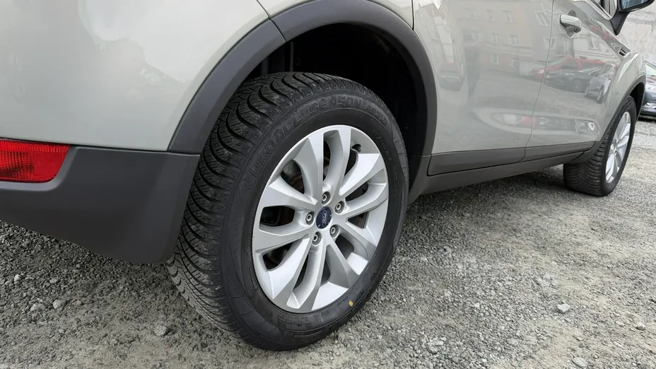 FORD Kuga -