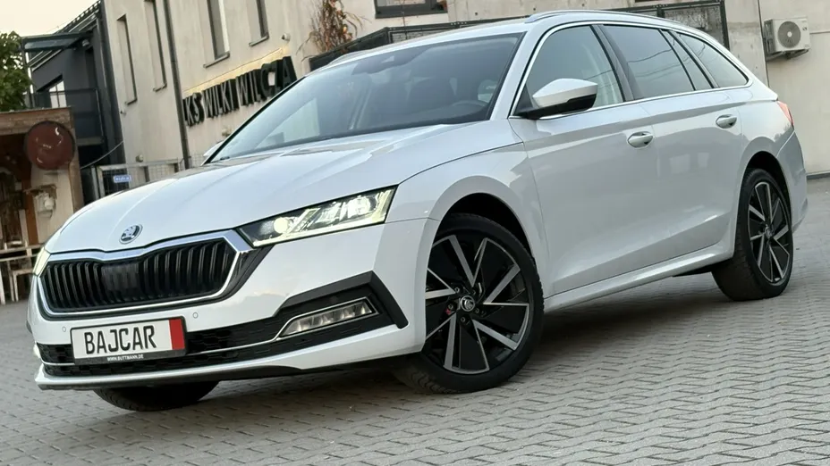SKODA Octavia -