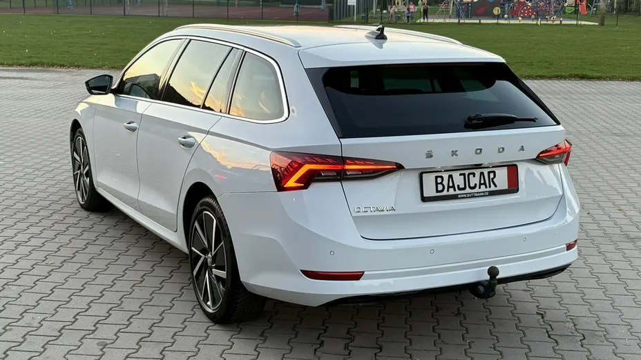 SKODA Octavia -
