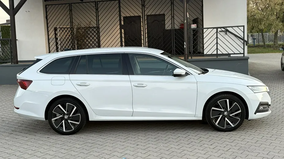 SKODA Octavia -