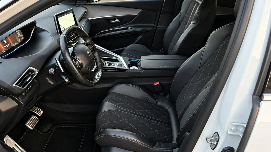 PEUGEOT 3008 -
