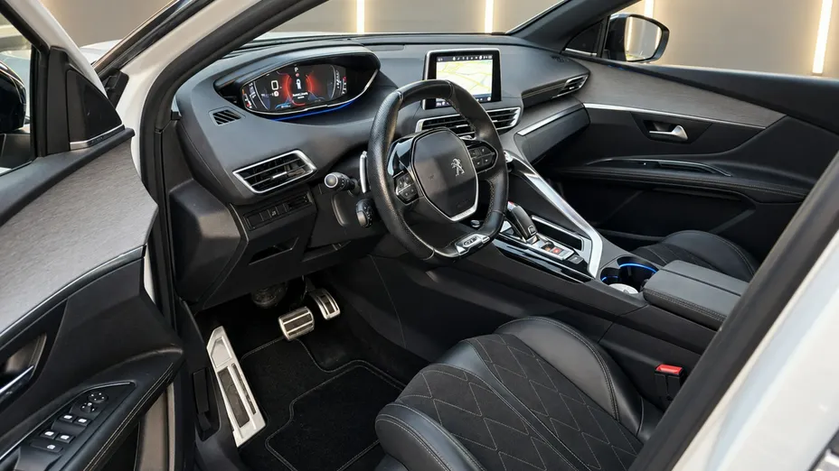 PEUGEOT 3008 -