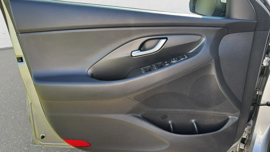 HYUNDAI i30 -