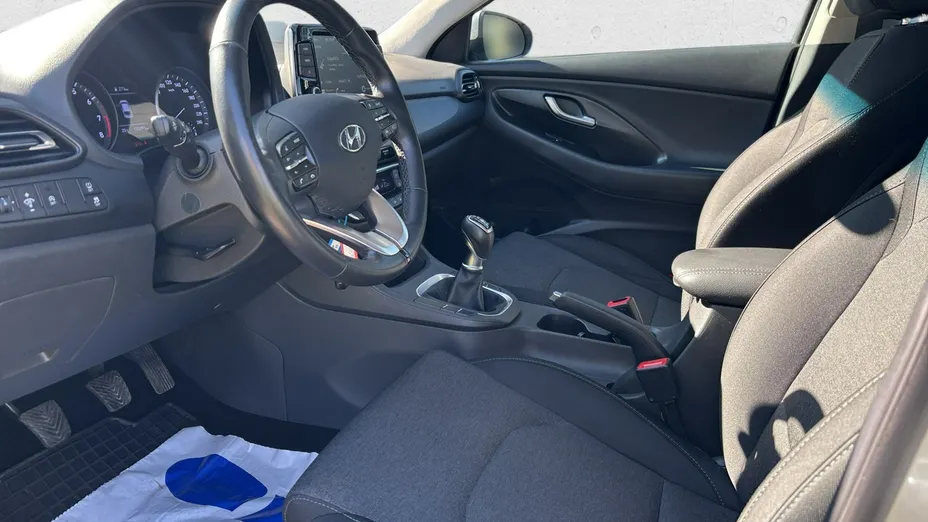 HYUNDAI i30 -