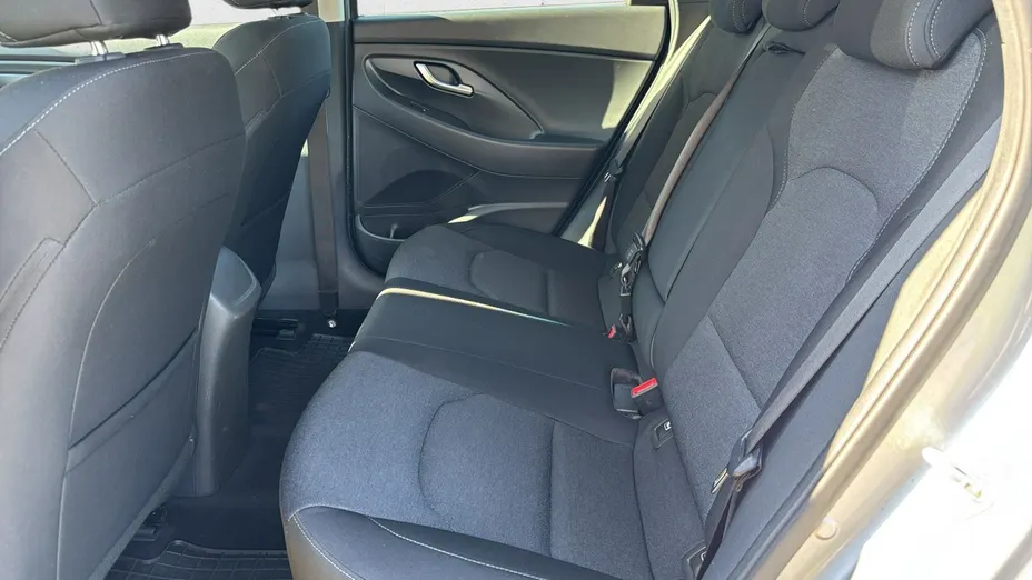 HYUNDAI i30 -