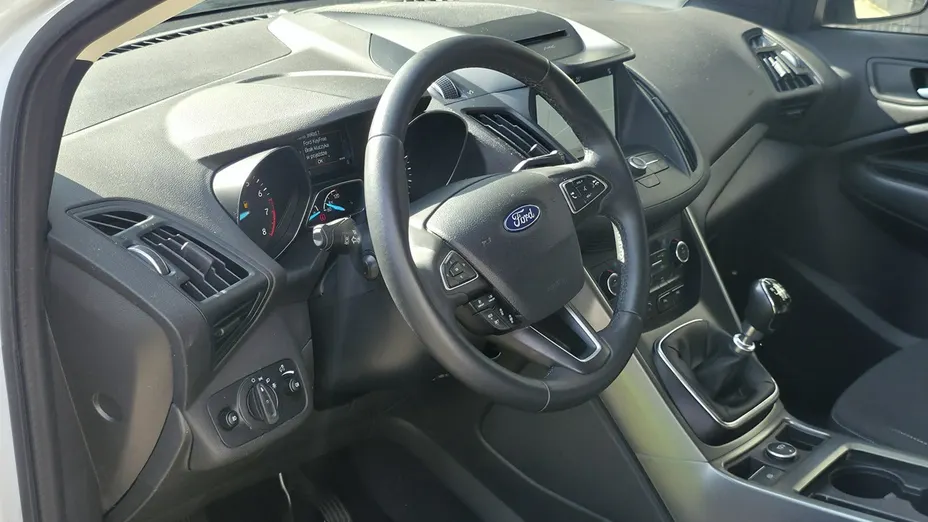 FORD Kuga -