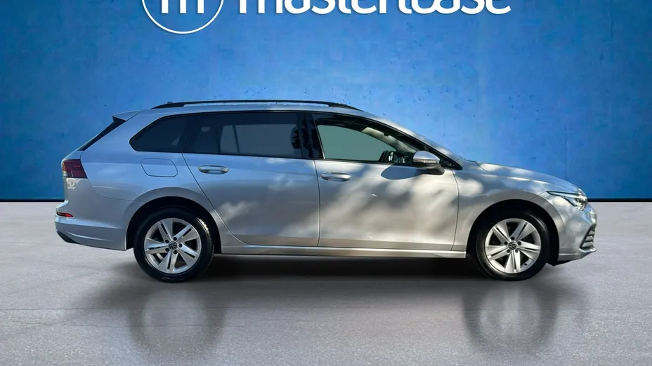 VOLKSWAGEN Golf -