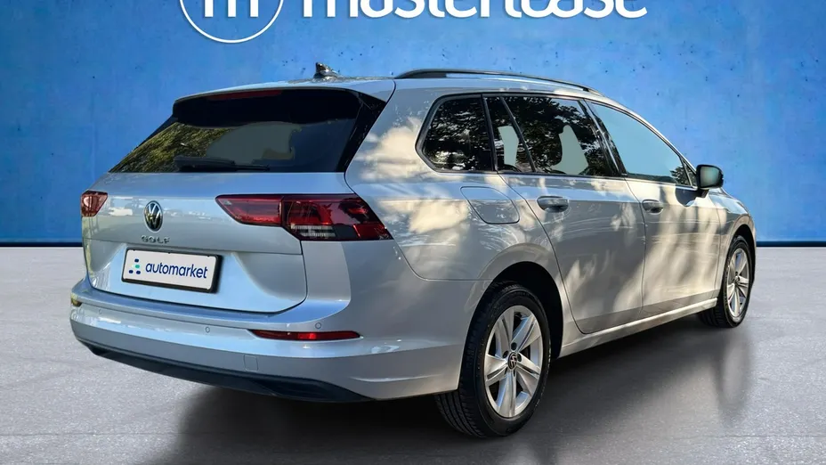VOLKSWAGEN Golf -