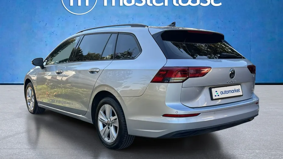 VOLKSWAGEN Golf -