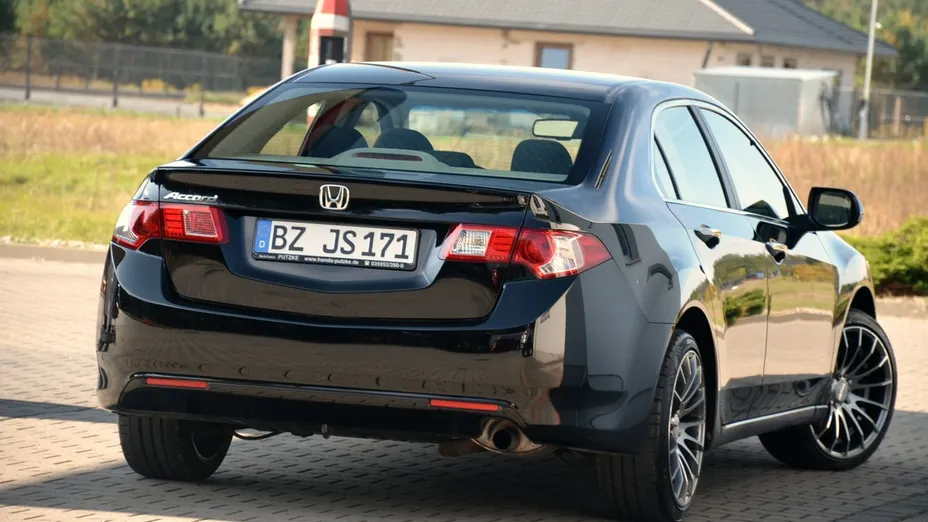 HONDA Accord -