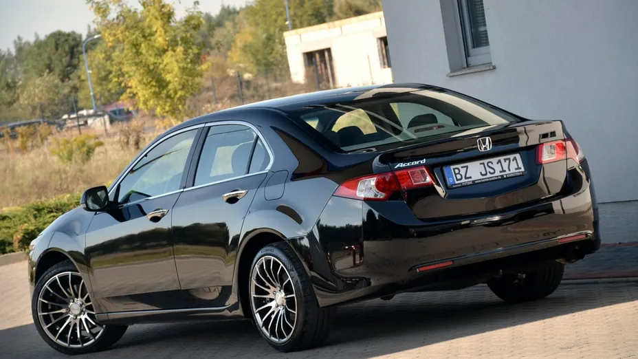 HONDA Accord -
