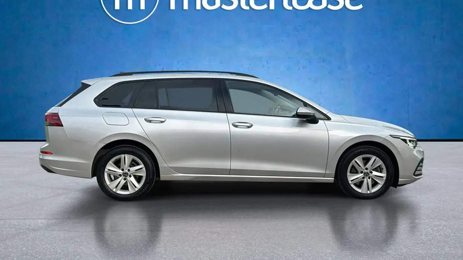 VOLKSWAGEN Golf -