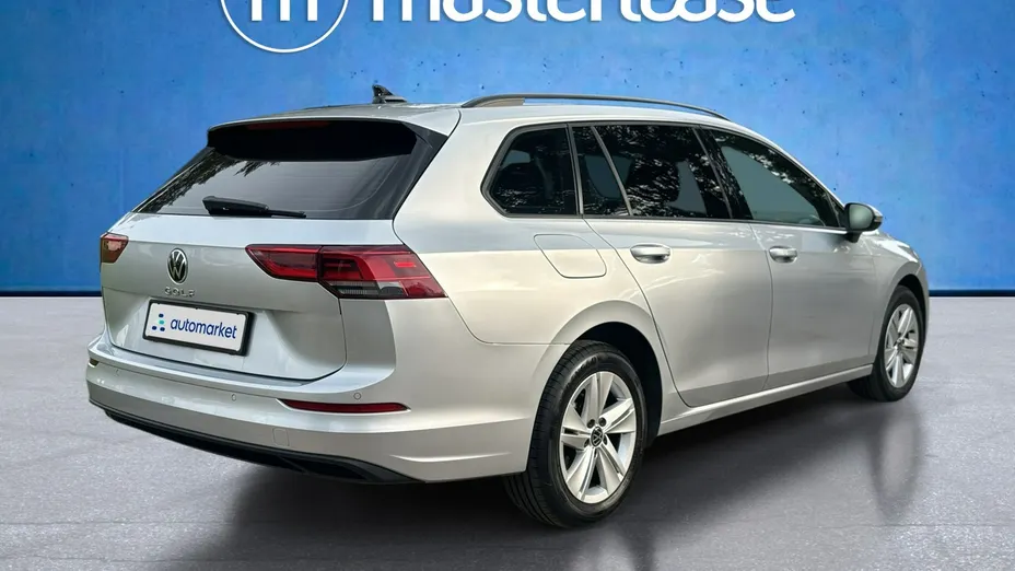 VOLKSWAGEN Golf -
