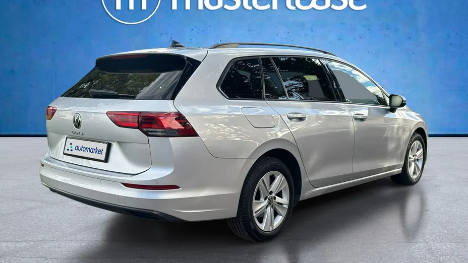 VOLKSWAGEN Golf -