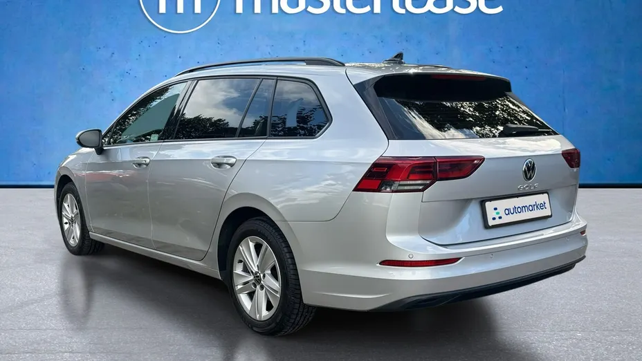 VOLKSWAGEN Golf -