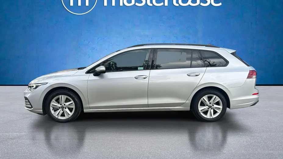 VOLKSWAGEN Golf -