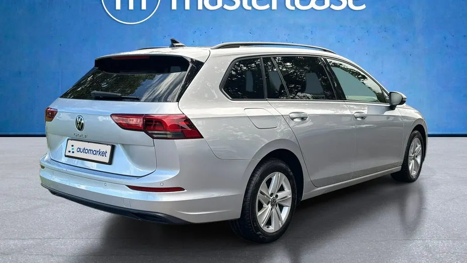 VOLKSWAGEN Golf -
