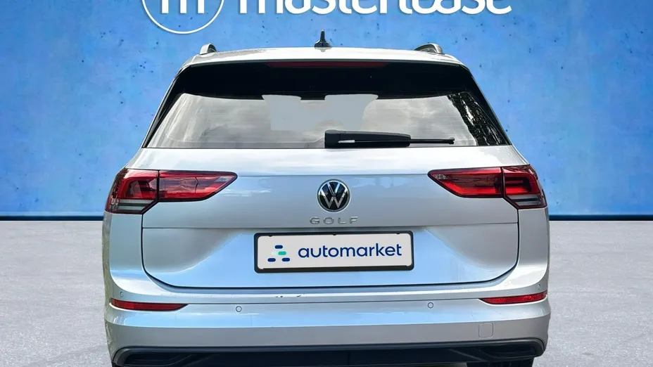 VOLKSWAGEN Golf -