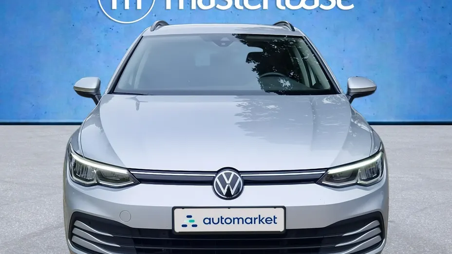 VOLKSWAGEN Golf -