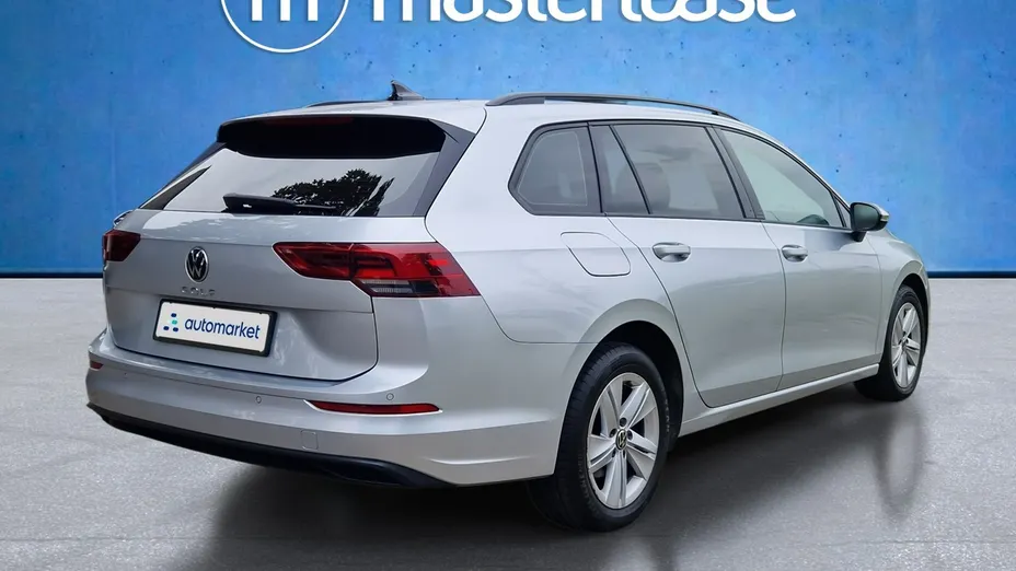 VOLKSWAGEN Golf -