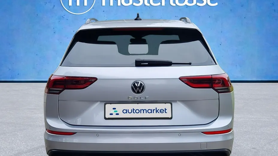VOLKSWAGEN Golf -