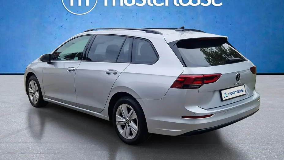 VOLKSWAGEN Golf -