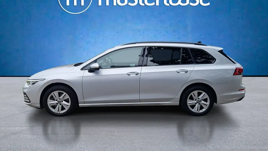 VOLKSWAGEN Golf -