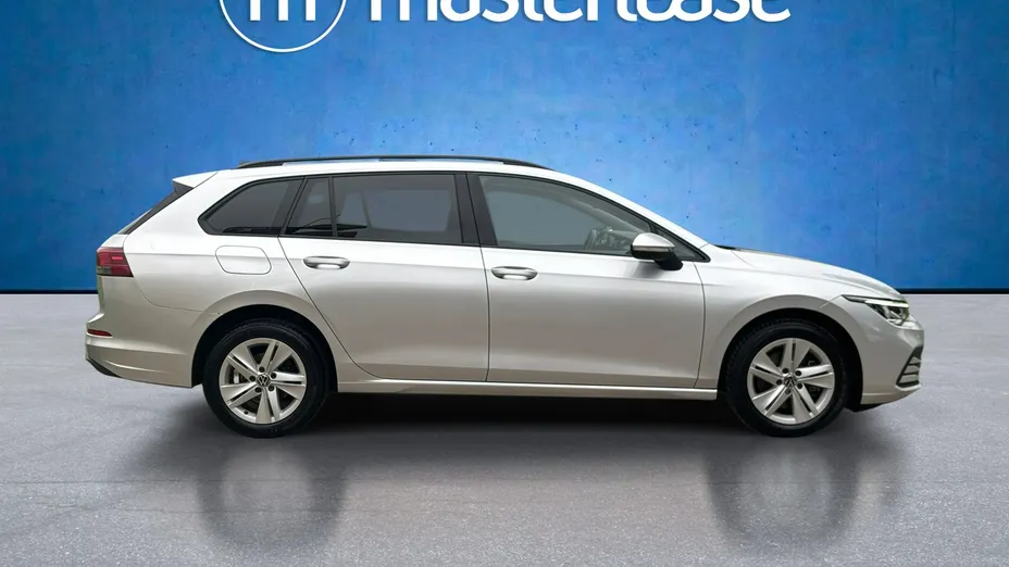 VOLKSWAGEN Golf -