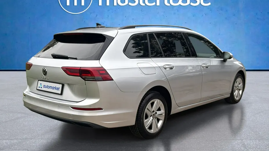 VOLKSWAGEN Golf -