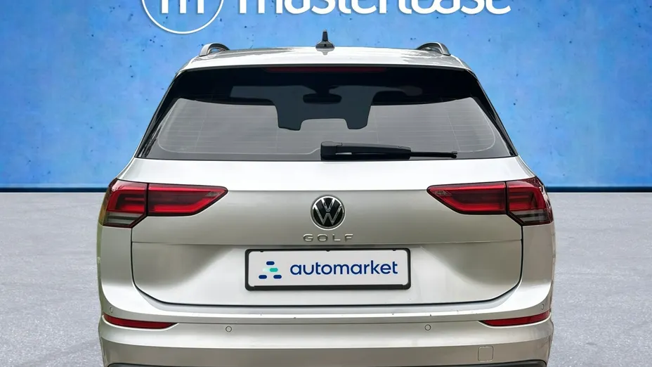 VOLKSWAGEN Golf -