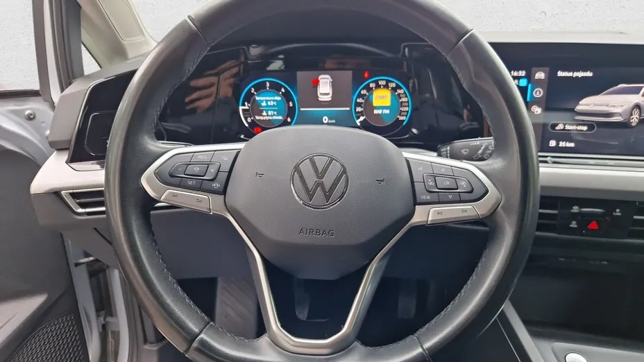 VOLKSWAGEN Golf -