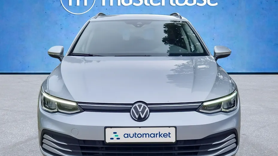 VOLKSWAGEN Golf -