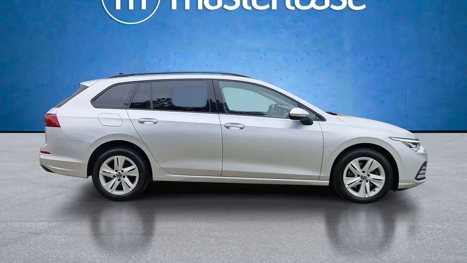 VOLKSWAGEN Golf -
