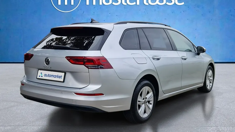 VOLKSWAGEN Golf -