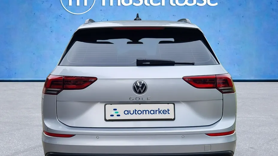 VOLKSWAGEN Golf -