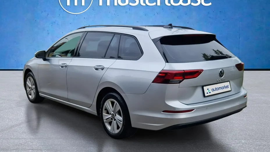 VOLKSWAGEN Golf -
