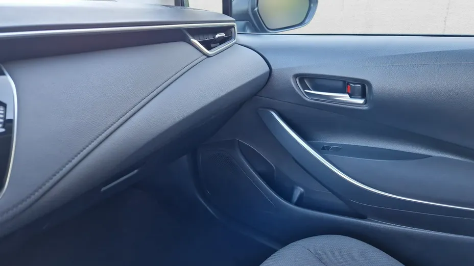 TOYOTA Corolla -