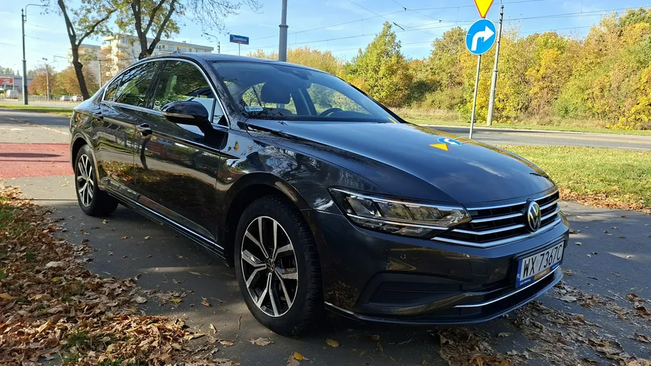 VOLKSWAGEN Passat -