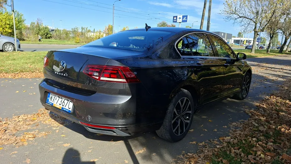VOLKSWAGEN Passat -