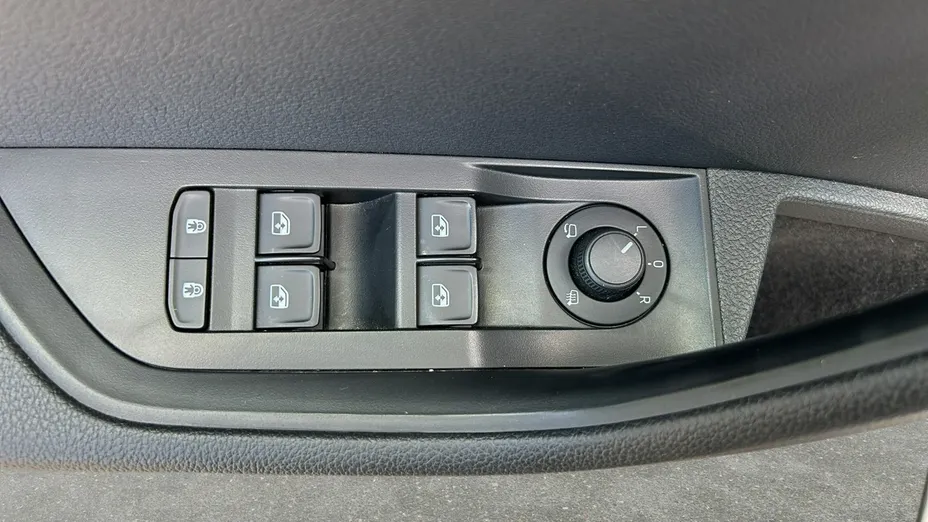 SKODA Superb -