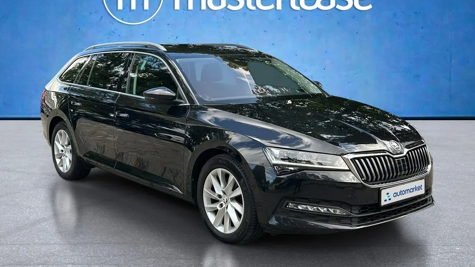 SKODA Superb -